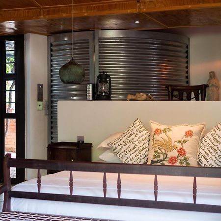 Bed and Breakfast Liedjiesbos Urban Olive Farm Bloemfontein Exterior foto