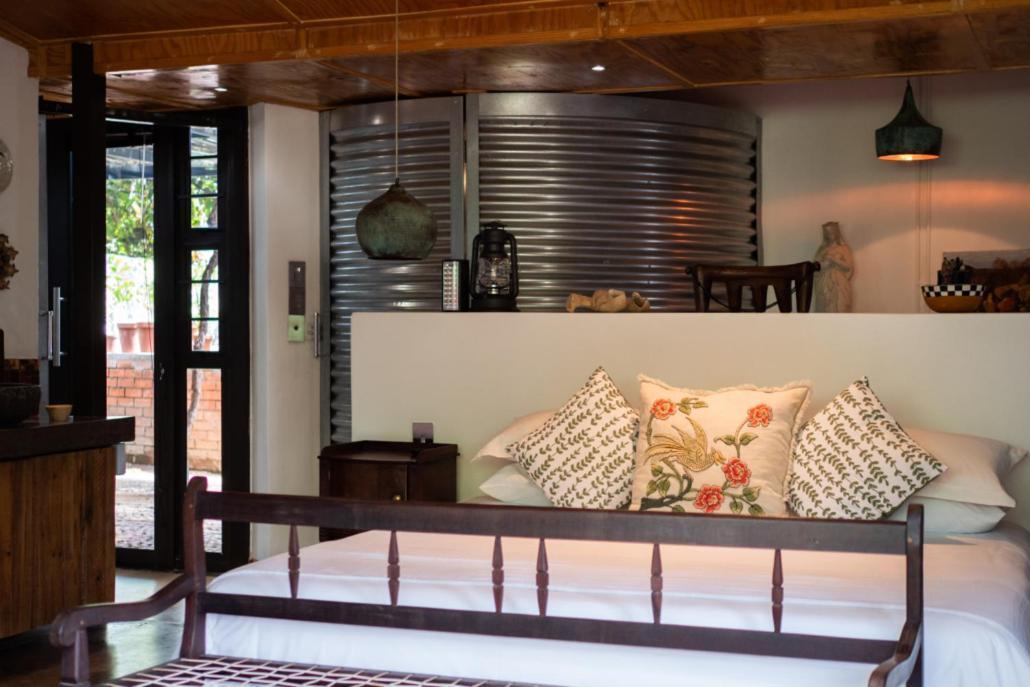 Bed and Breakfast Liedjiesbos Urban Olive Farm Bloemfontein Exterior foto